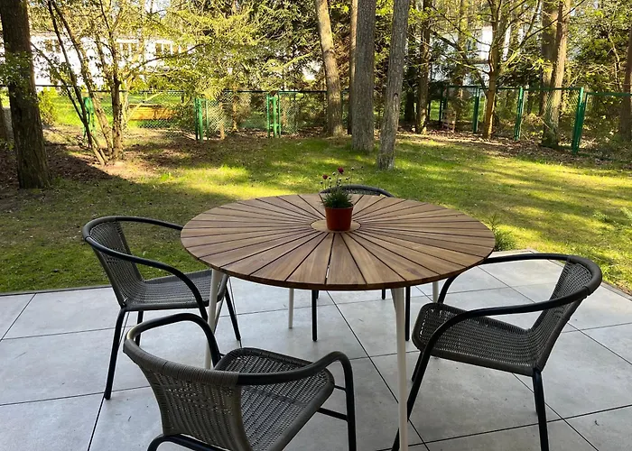 Sosna Z Basenem W Blue Mare,